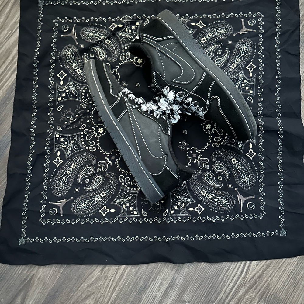 AJ1 Low Travis Scott "Phantoms"